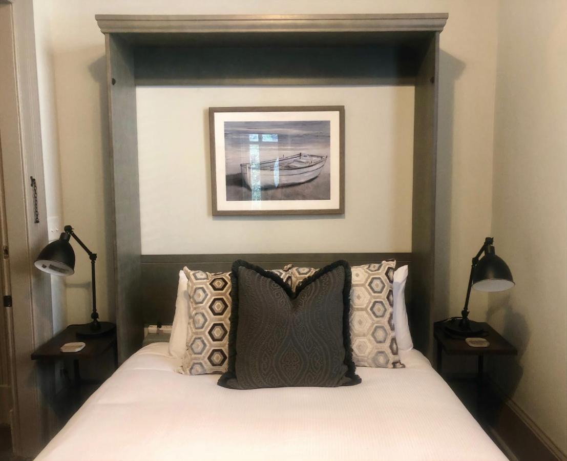 Daybed With Trundle In The Beautiful Ashley Inn 4 Blocks From King St Charleston Bagian luar foto
