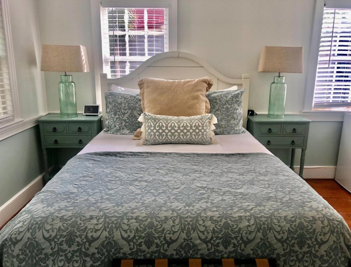 Daybed With Trundle In The Beautiful Ashley Inn 4 Blocks From King St Charleston Bagian luar foto