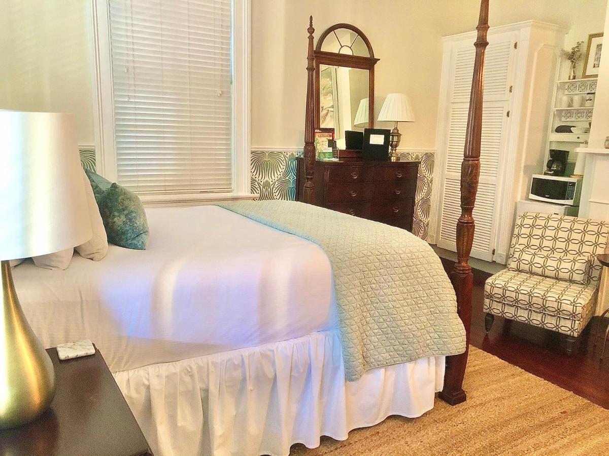Daybed With Trundle In The Beautiful Ashley Inn 4 Blocks From King St Charleston Bagian luar foto