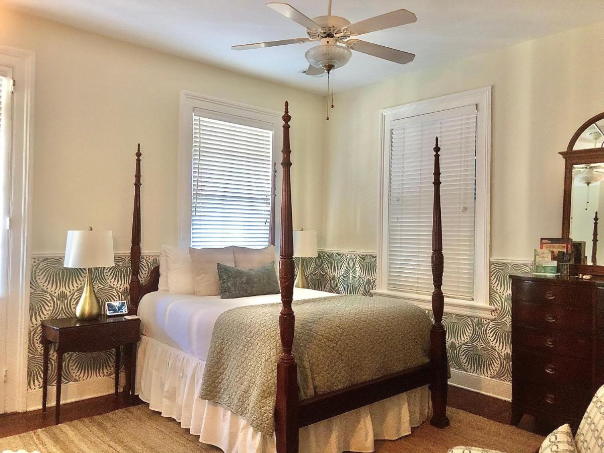Daybed With Trundle In The Beautiful Ashley Inn 4 Blocks From King St Charleston Bagian luar foto