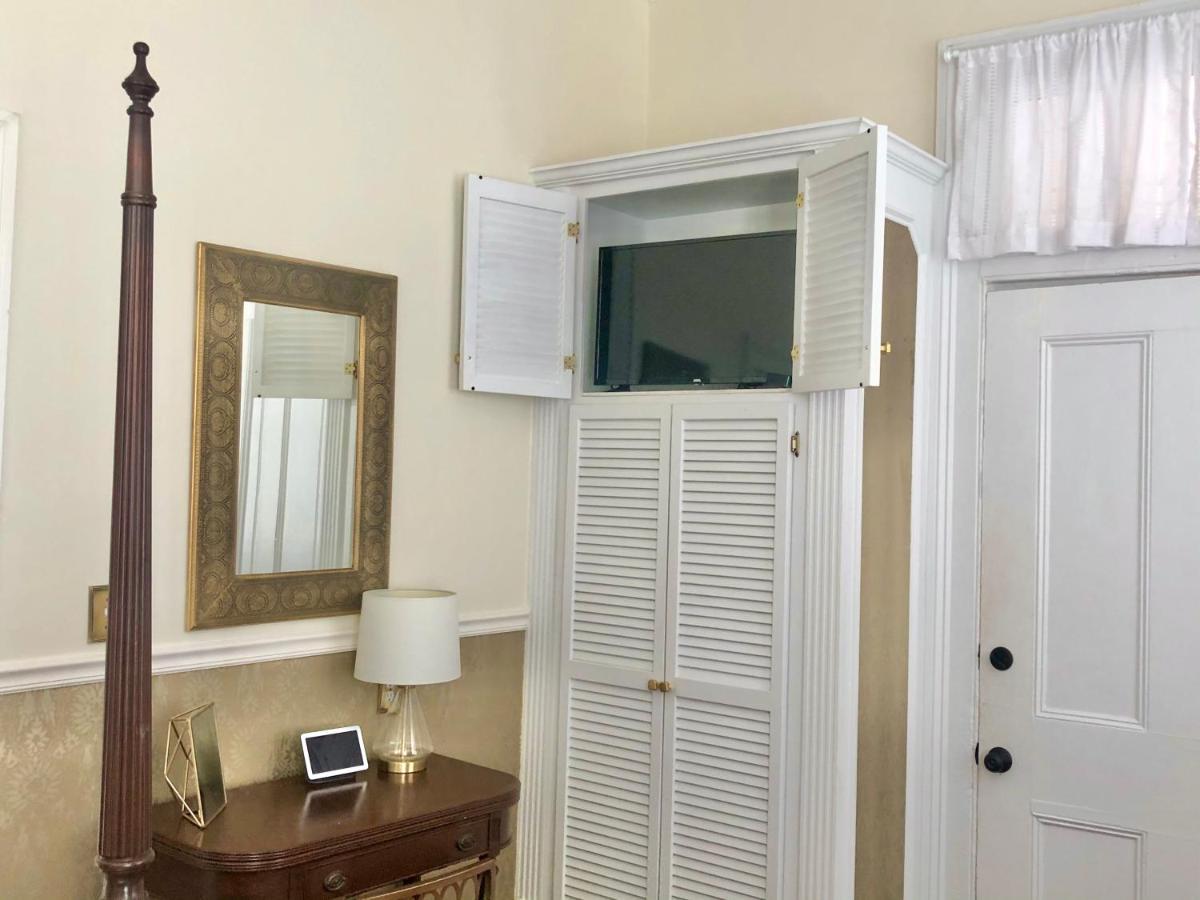 Daybed With Trundle In The Beautiful Ashley Inn 4 Blocks From King St Charleston Bagian luar foto