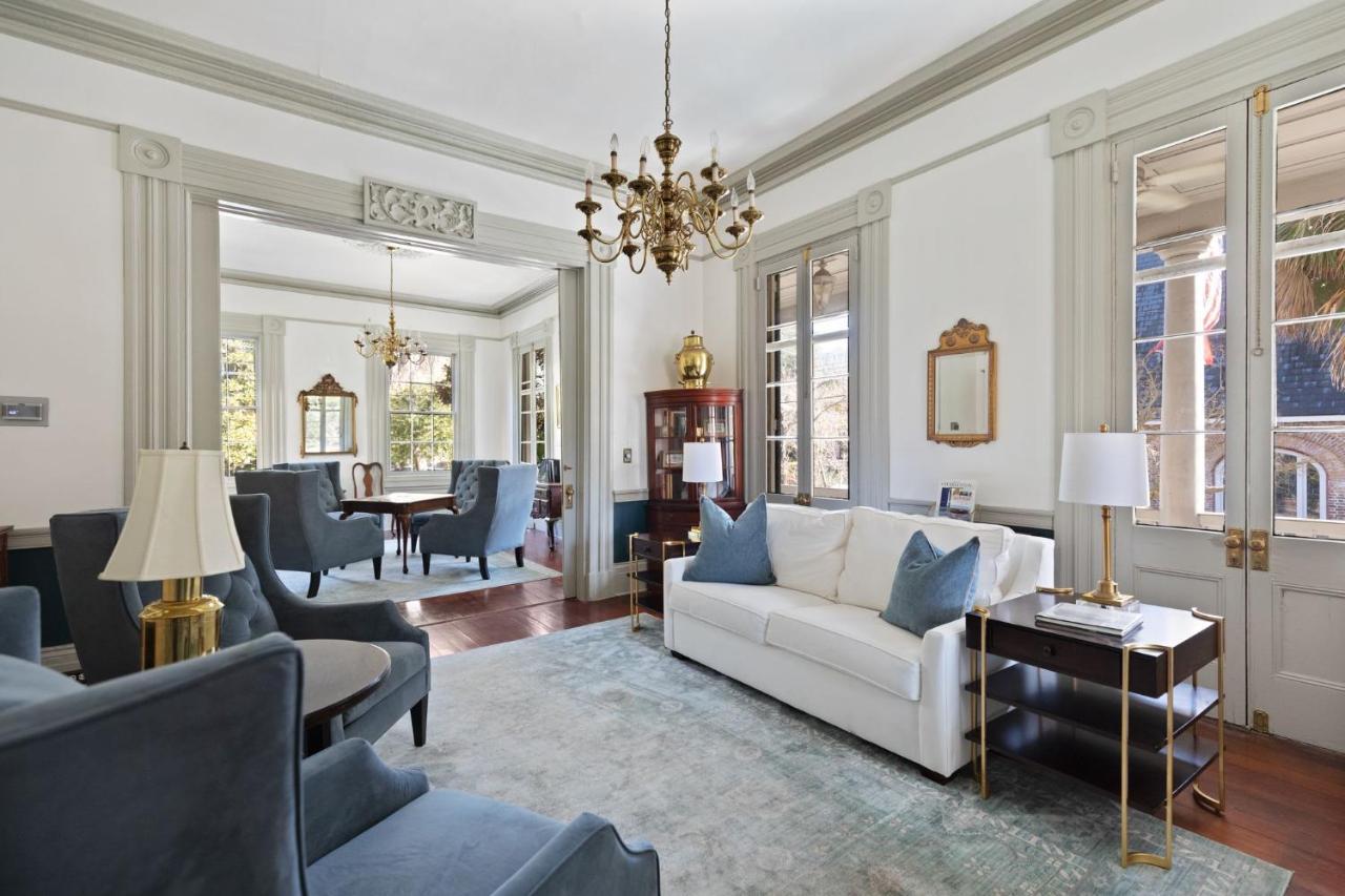 Daybed With Trundle In The Beautiful Ashley Inn 4 Blocks From King St Charleston Bagian luar foto