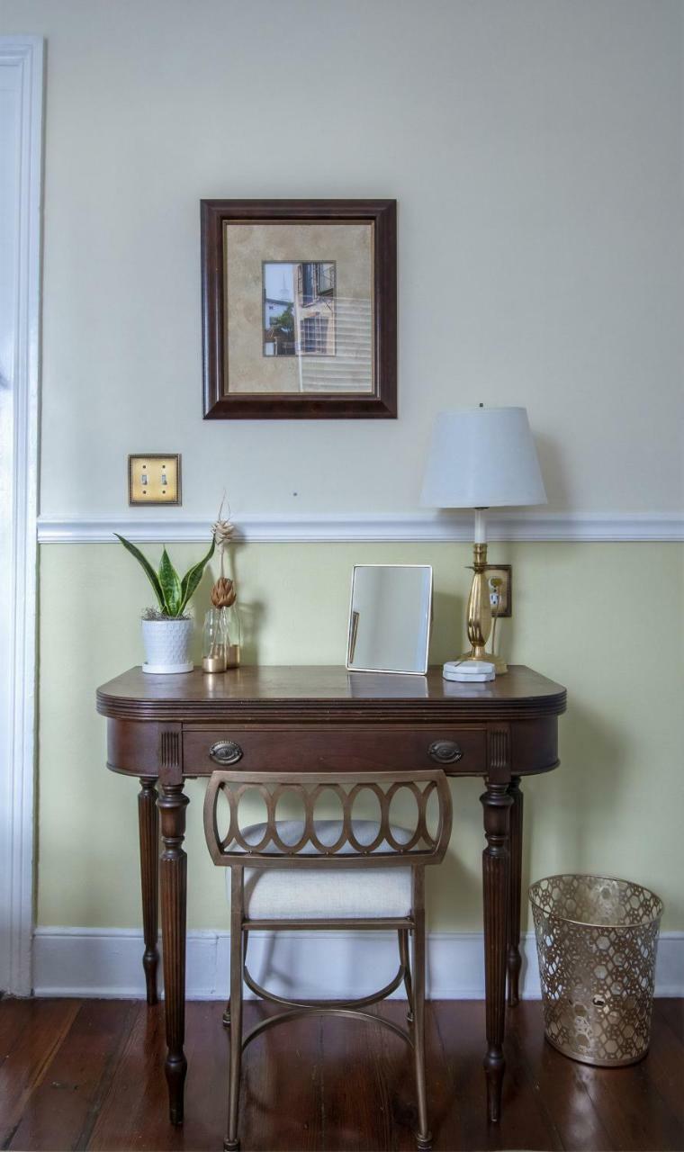 Daybed With Trundle In The Beautiful Ashley Inn 4 Blocks From King St Charleston Bagian luar foto